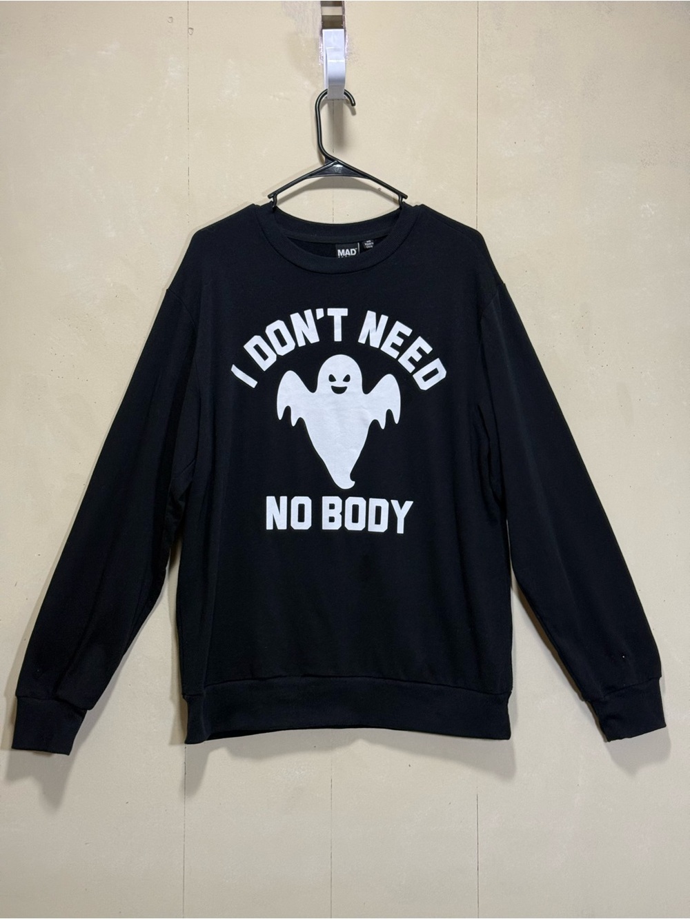 Halloween Black Ghost Graphic Crewneck Sweater - "I Don't Need No Body" Sz M